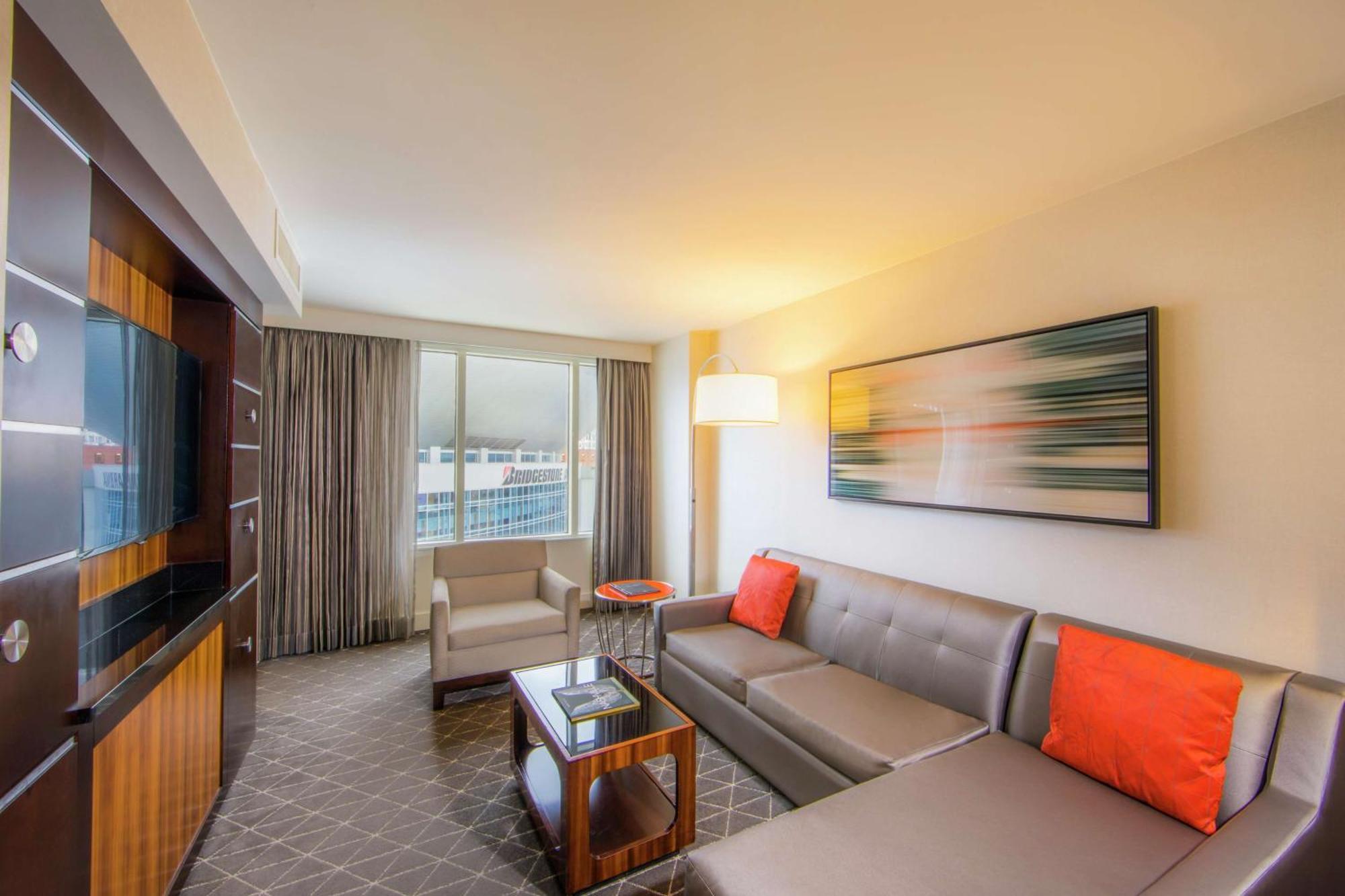 Hilton Nashville Downtown Exterior photo