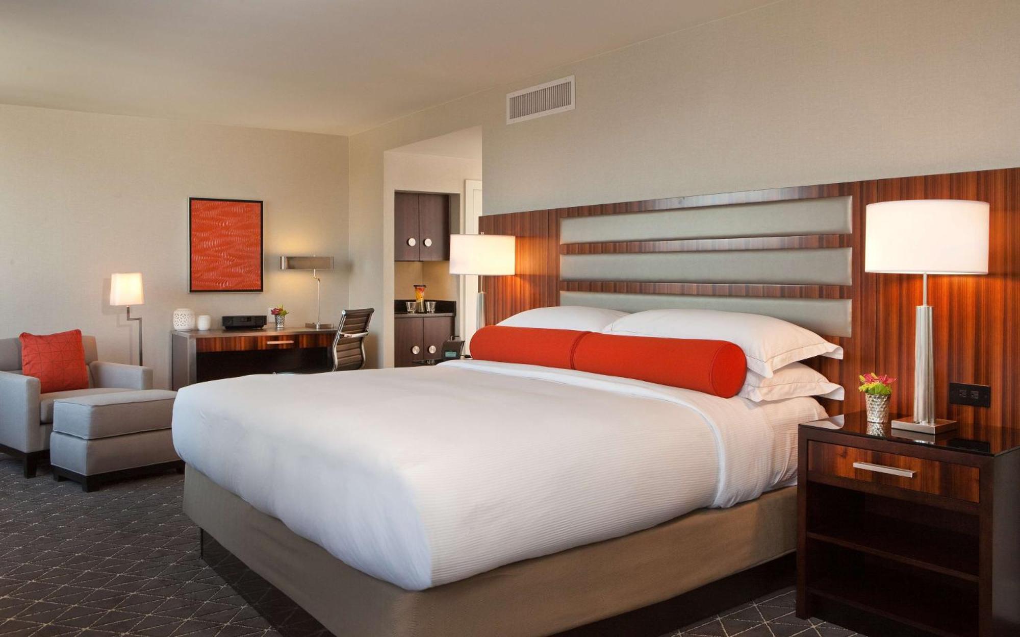 Hilton Nashville Downtown Exterior photo
